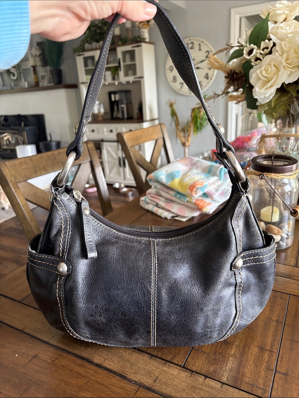 Fossil Black Leather Shoulder Bag with Contrast Stitching